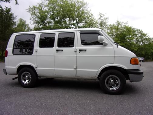 2000 Dodge Ram Van 1500