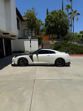 2019 Nissan GT-R Premium