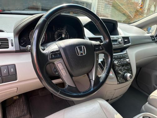 Gray 2012 Honda Odyssey Touring Elite