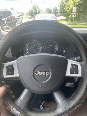 2008 Jeep Commander Sport