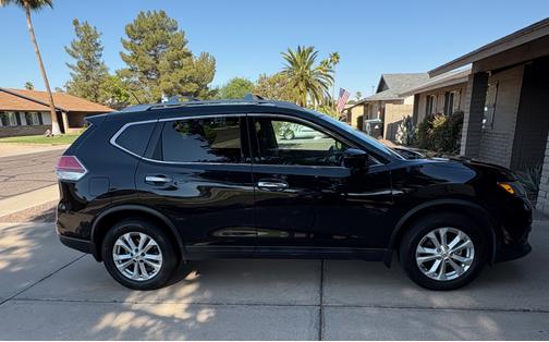 2016 Nissan Rogue SV