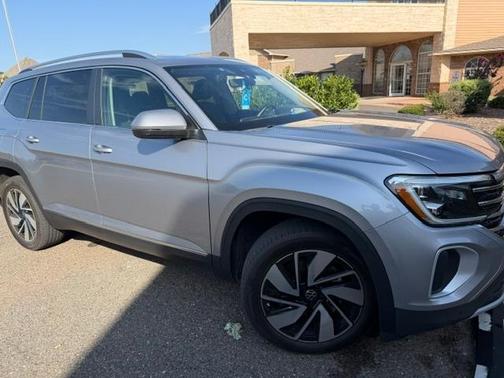 Silver 2024 Volkswagen Atlas 2.0T SEL 4MOTION