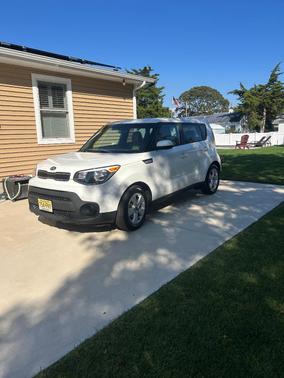 White 2019 Kia Soul Base