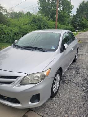 Silver 2011 Toyota Corolla Base