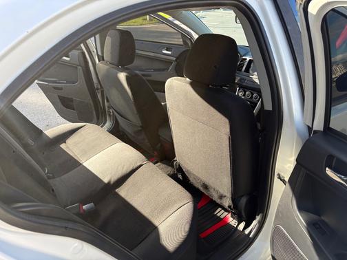 2016 Mitsubishi Lancer ES