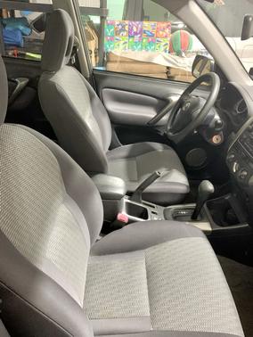 2005 Toyota RAV4 Base