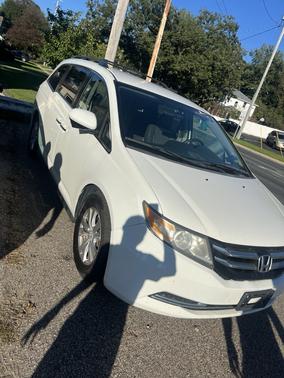 White 2014 Honda Odyssey EX