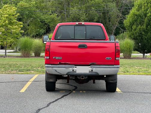 Red 2004 Ford F-350 XL Super Duty
