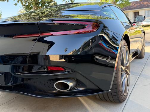 2017 Aston Martin DB11 Launch Edition