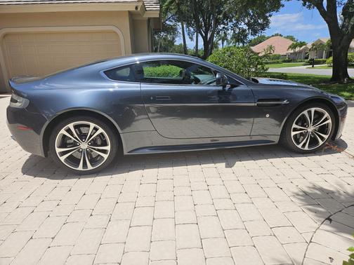 2011 Aston Martin V12 Vantage Base