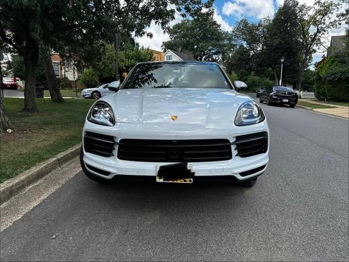 White 2022 Porsche Cayenne Cayenne