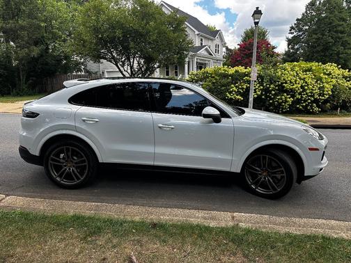 White 2022 Porsche Cayenne Cayenne
