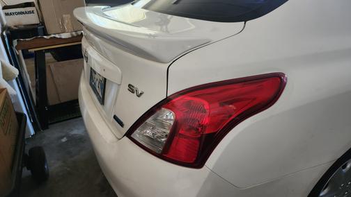 White 2014 Nissan Versa 1.6 SV