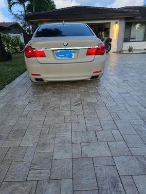 2012 BMW 740 i