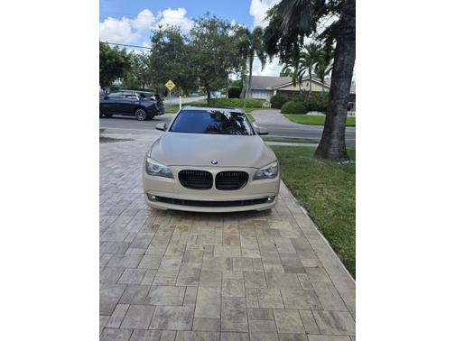 2012 BMW 740 i