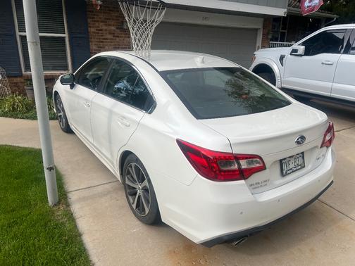 White 2018 Subaru Legacy 2.5i Limited