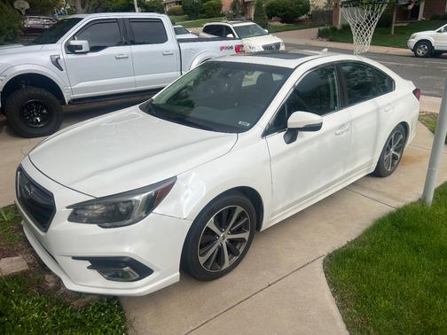 White 2018 Subaru Legacy 2.5i Limited