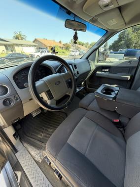 Gray 2006 Ford F-150 XLT SuperCrew