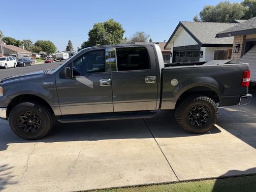 Gray 2006 Ford F-150 XLT SuperCrew