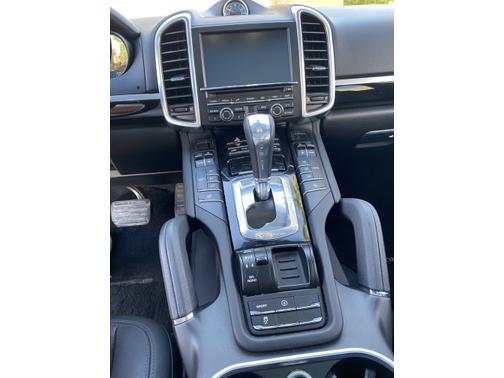 2014 Porsche Cayenne Platinum Edition