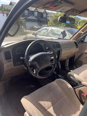 White 1998 Toyota 4Runner SR5 4WD