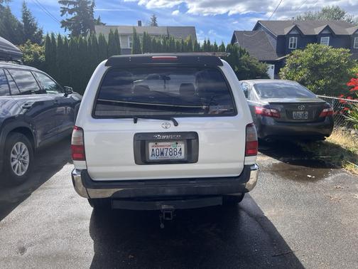 White 1998 Toyota 4Runner SR5 4WD