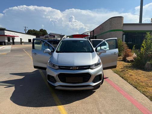 Silver 2020 Chevrolet Trax LT