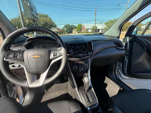 Silver 2020 Chevrolet Trax LT