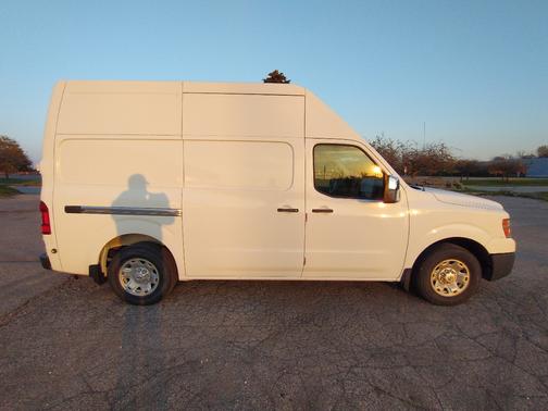 2014 Nissan NV Cargo NV2500 HD SV V8