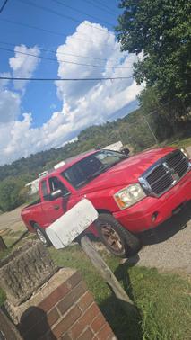 Red 2006 Dodge Dakota SLT Club Cab