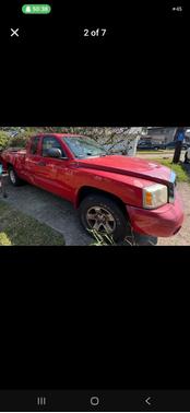 Red 2006 Dodge Dakota SLT Club Cab