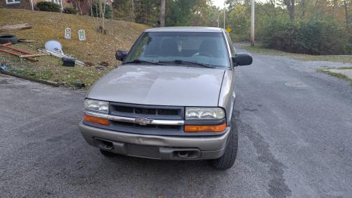 2000 Chevrolet S-10 LS Extended Cab