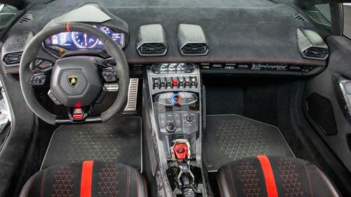 Photo 4 of 4 of 2018 Lamborghini Huracan Performante
