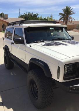 White 1999 Jeep Cherokee SE