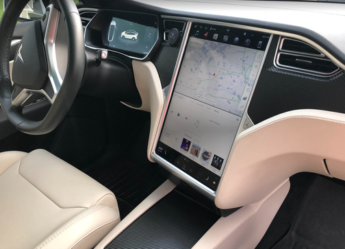 Photo 4 of 8 of 2017 Tesla Model X 75D