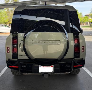 2025 Land Rover Defender 130 P400 X-Dynamic SE