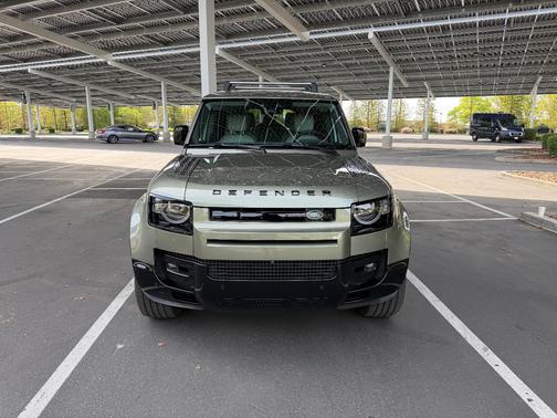 2025 Land Rover Defender 130 P400 X-Dynamic SE