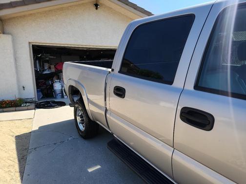 Silver 2005 Chevrolet Silverado 2500 LT H/D Crew Cab