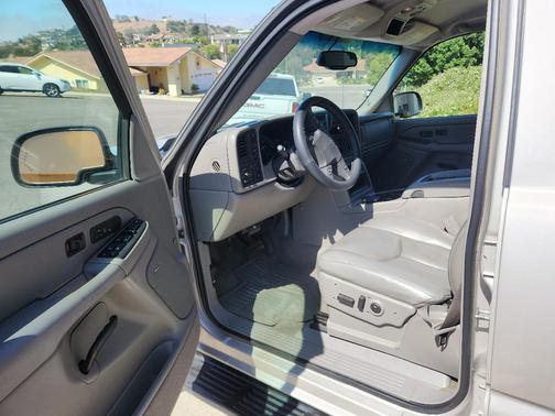 Silver 2005 Chevrolet Silverado 2500 LT H/D Crew Cab