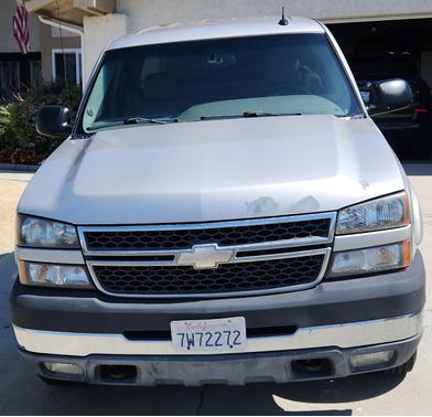 Silver 2005 Chevrolet Silverado 2500 LT H/D Crew Cab