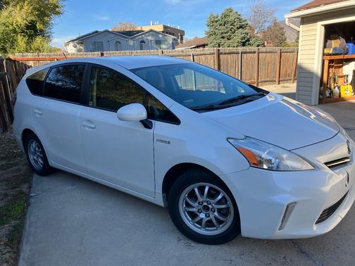 2012 Toyota Prius v Two