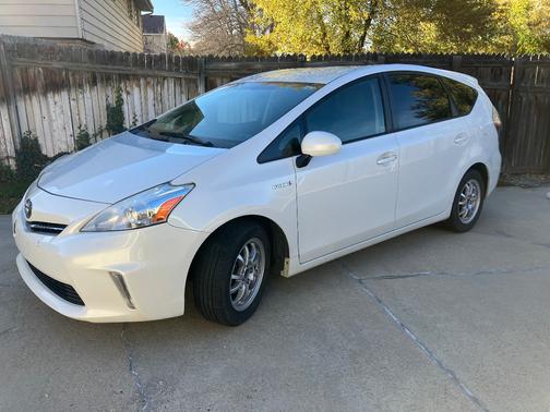 2012 Toyota Prius v Two