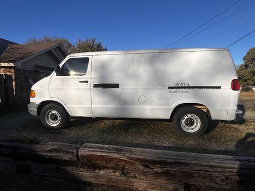 2000 Dodge Ram Van 1500