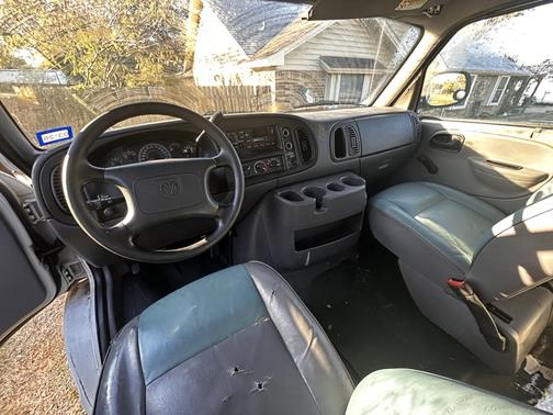 2000 Dodge Ram Van 1500
