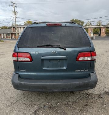2002 Toyota Sienna LE