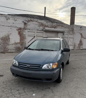 2002 Toyota Sienna LE