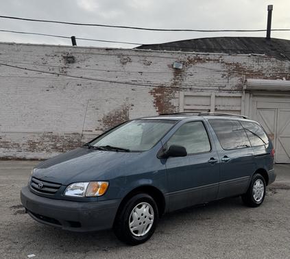 2002 Toyota Sienna LE