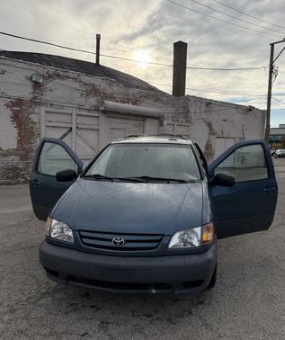 2002 Toyota Sienna LE