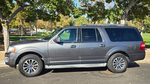 Gray 2015 Ford Expedition EL XLT