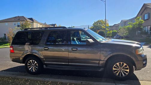 Gray 2015 Ford Expedition EL XLT